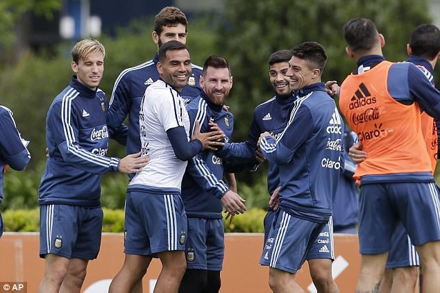 Messi tich cuc tap luyen anh 7