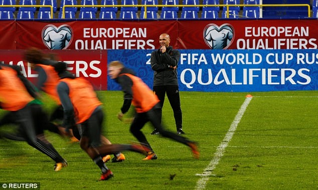 Lukaku vang mat trong tran Bi gap Bosnia anh 6