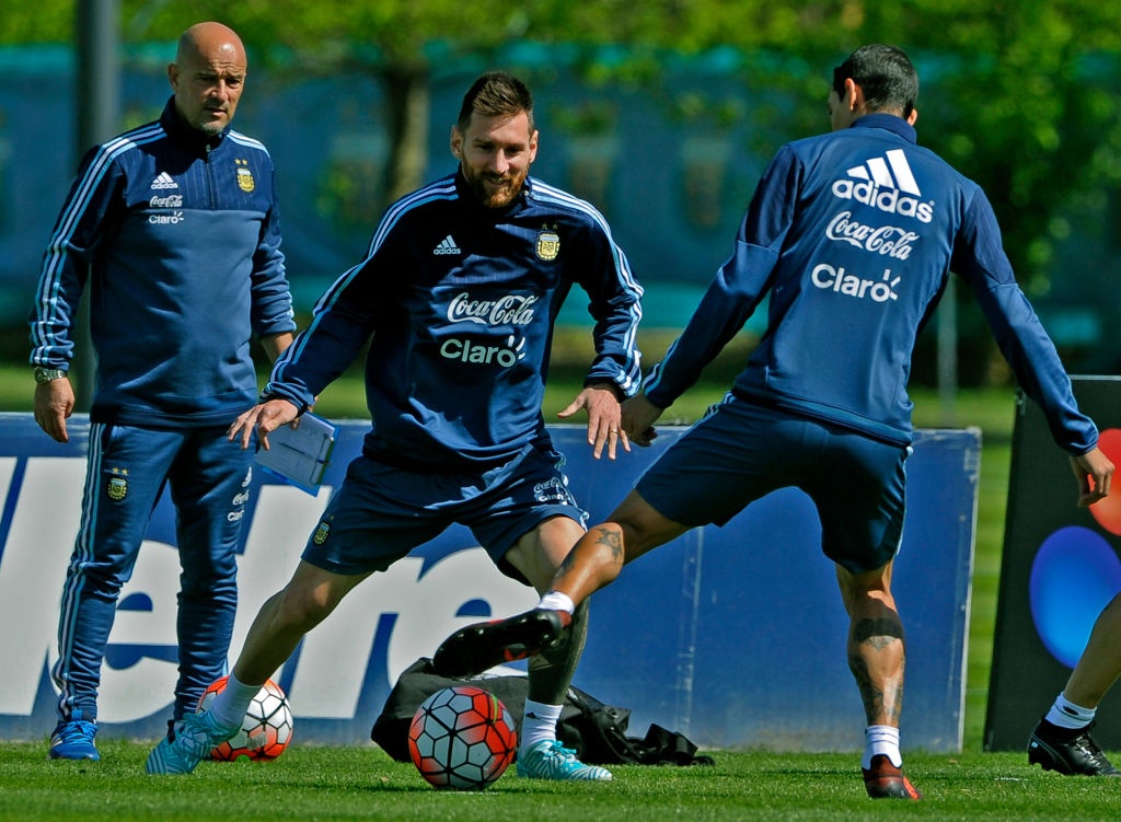 Messi vui ve truoc tran gap Ecuador anh 2