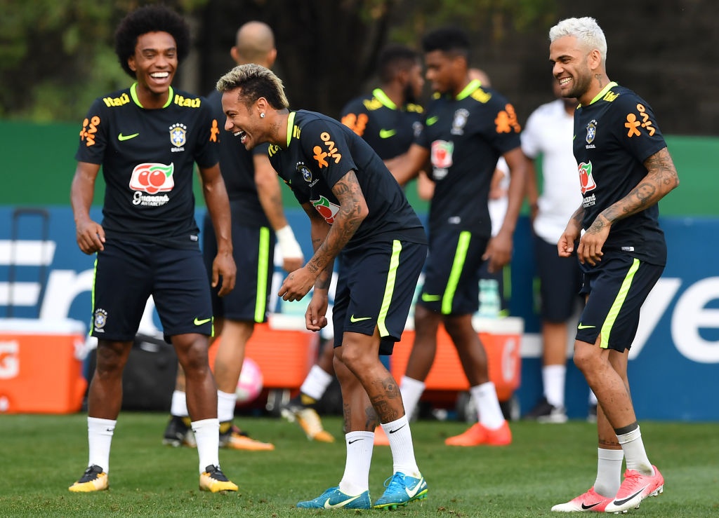Neymar chụp cùng huyền thoại ‘Ro béo’ ảnh 2 Neymar chup cung huyen thoai ‘Ro beo’ anh 2