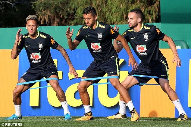 Neymar chụp cùng huyền thoại ‘Ro béo’ ảnh 8 Neymar chup cung huyen thoai ‘Ro beo’ anh 8