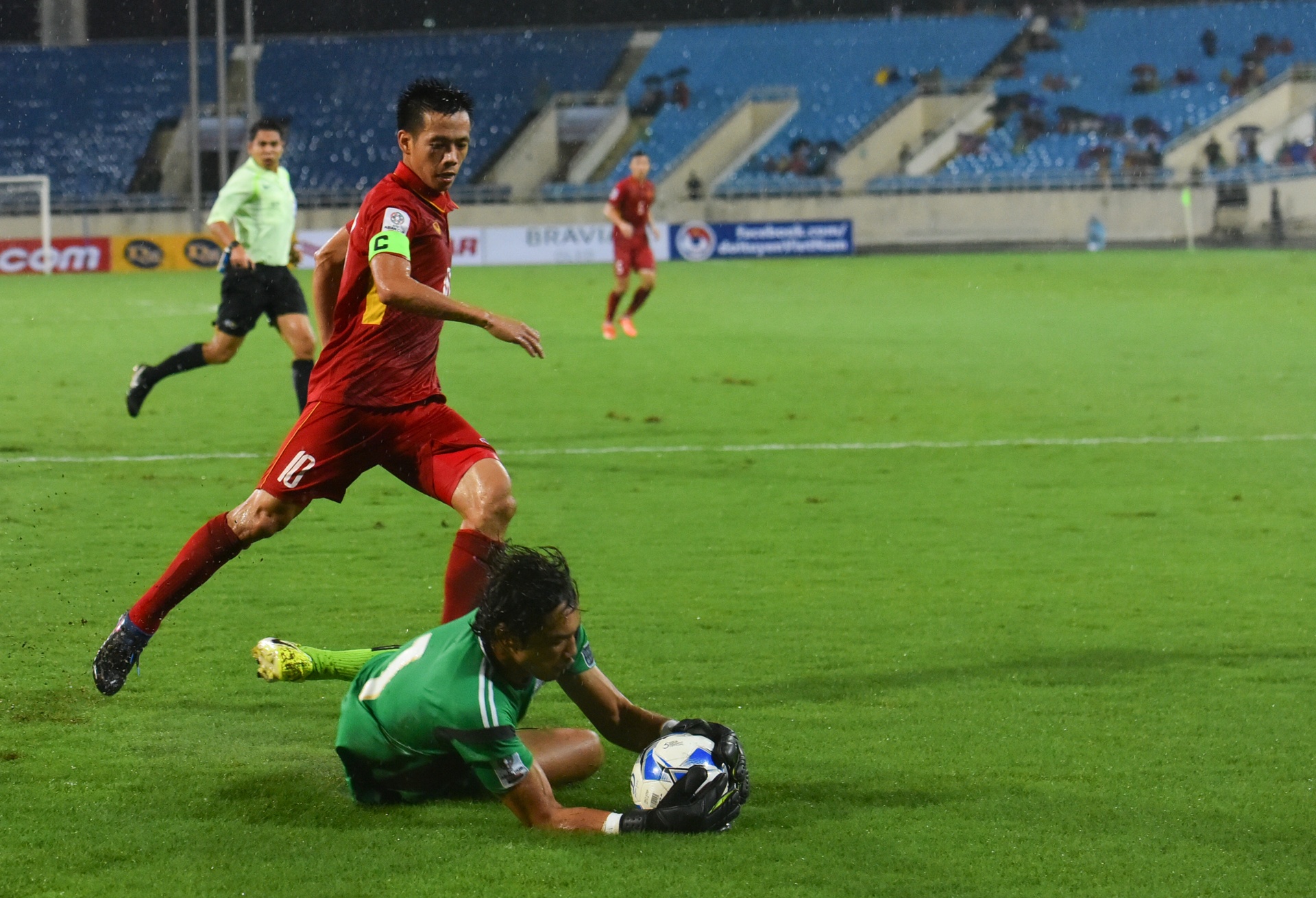 Công Phượng, Xuân Trường cảm ơn CĐV ảnh 3 Cong Phuong, Xuan Truong cam on CDV anh 3