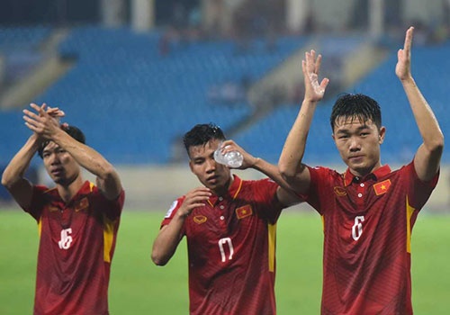 Cong Phuong, Xuan Truong cam on CDV sau tran thang Campuchia hinh anh