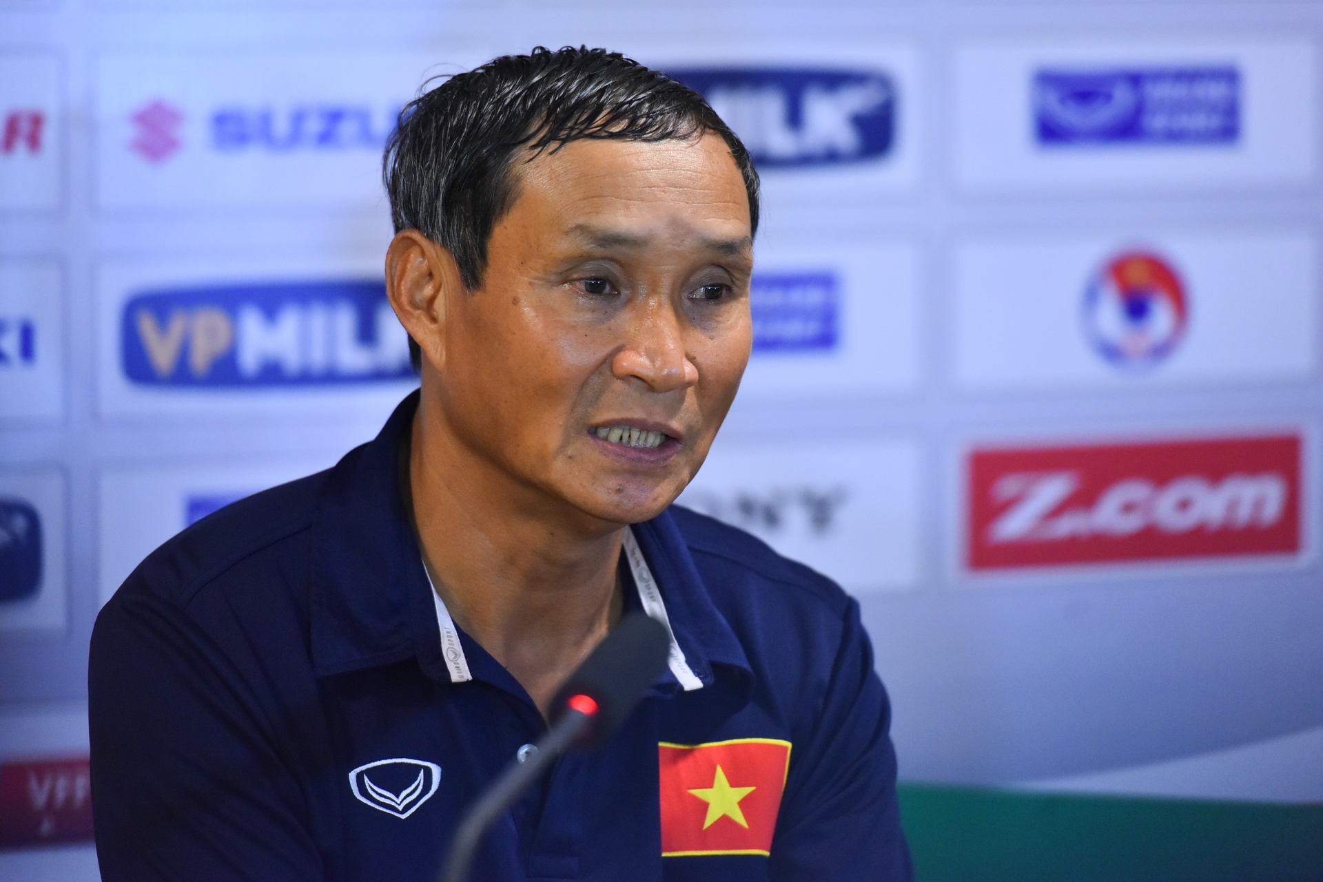 HLV Mai Duc Chung: ‘Toi bat ngo khi DTVN thang dam Campuchia’ hinh anh