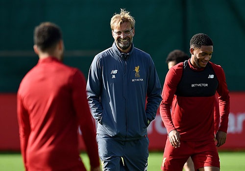 Thay tro Klopp vui ve tap luyen truoc tran gap MU hinh anh