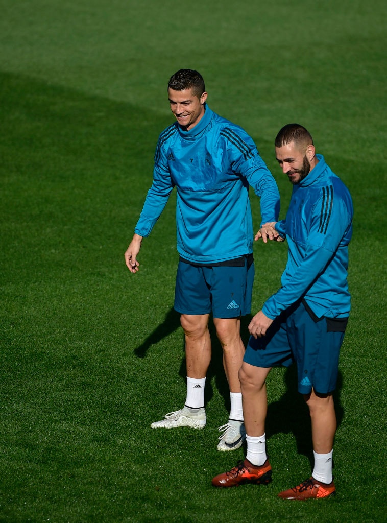 Ronaldo hao hung tap cung Benzema anh 2