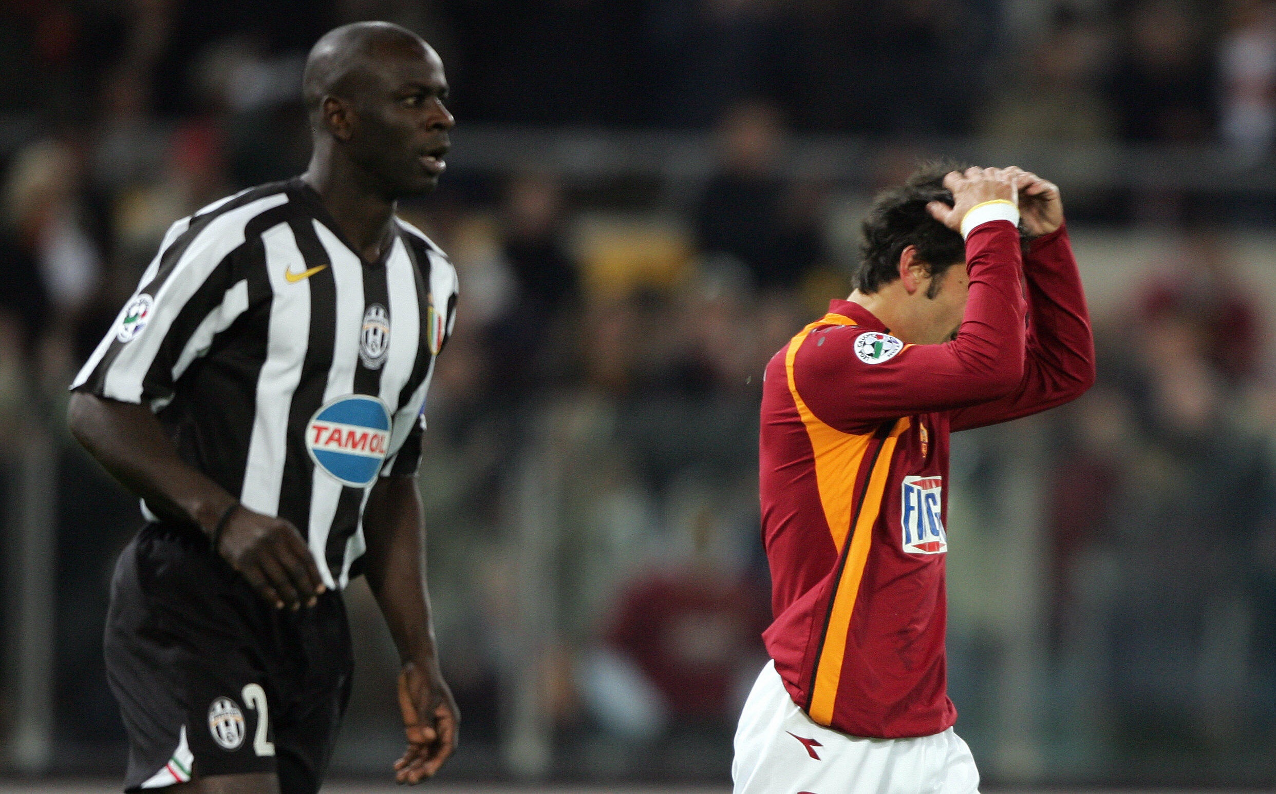 Messi bi loai khoi doi hinh game FIFA anh 2