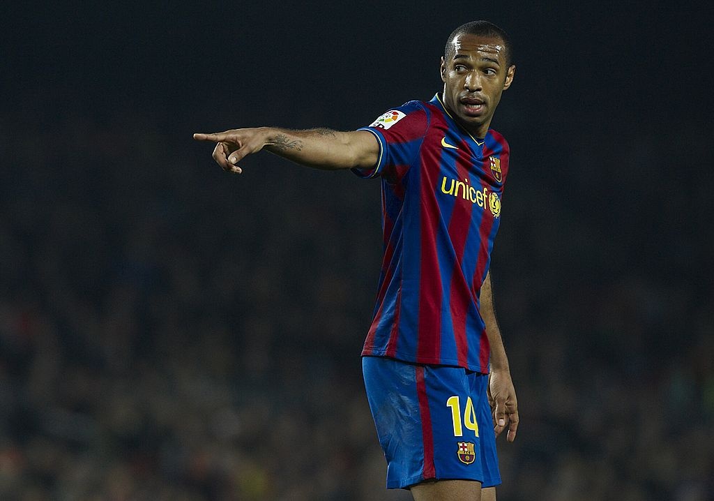 Messi bi loai khoi doi hinh game FIFA anh 10