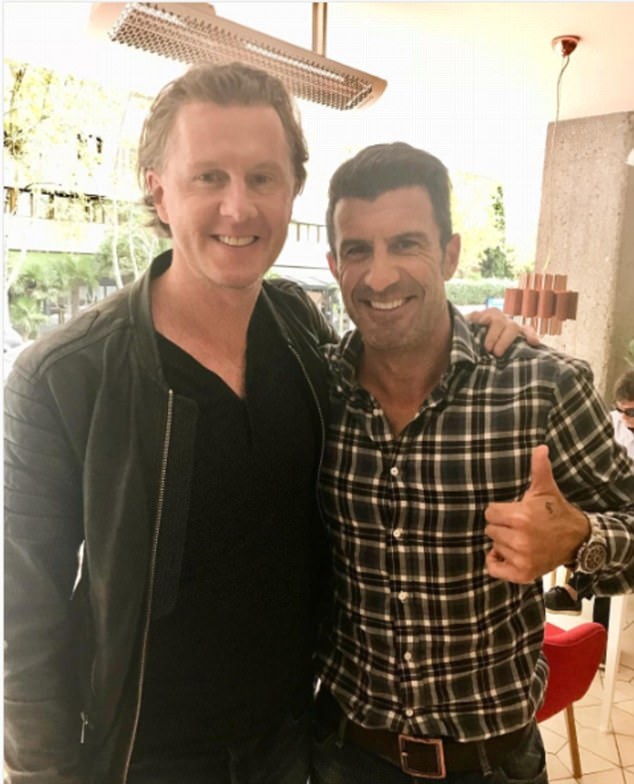 Luis Figo vui mung hoi ngo McManaman anh 1