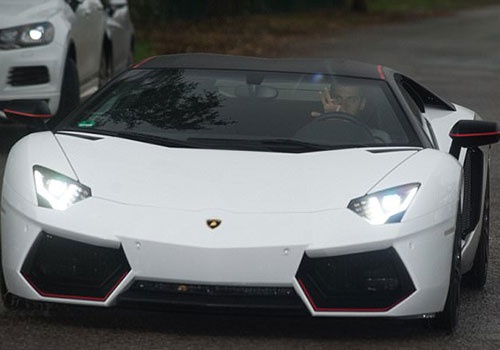 Mkhitaryan lai Lamborghini den san tap sau that bai cua MU hinh anh