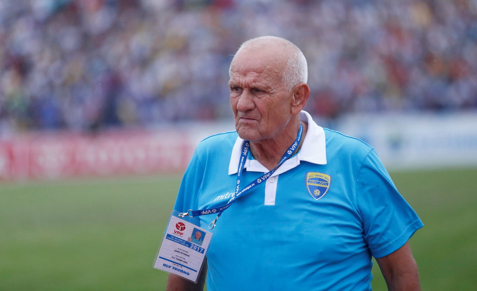 Ong Petrovic nhan an phat tu VFF vi 'va mieng' hinh anh