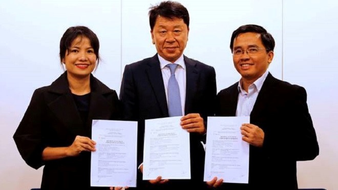 Chung Hae-seong dung “hang khung” tran ra mat anh 1