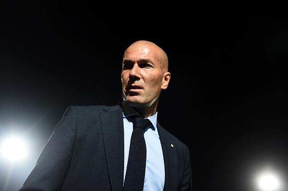 Zidane tuc gian vi hau ve tre nhan the do ngay tran ra mat hinh anh