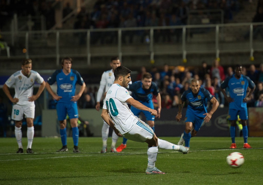 Real thang doi hang ba nho 2 qua penalty anh 4