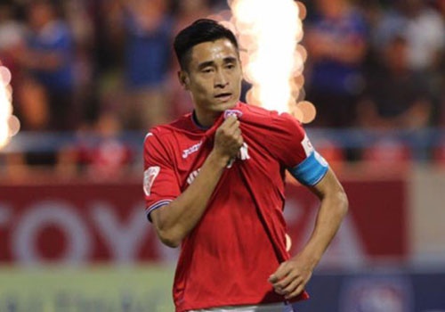 CLB Quang Ninh thang Hai Phong 1-0, CLB Thanh Hoa danh bai Long An 2-0 hinh anh