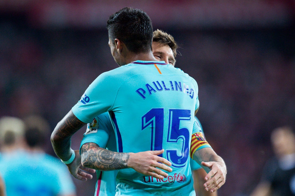 Messi trông mệt mỏi khi đến Hy Lạp ảnh 7 Messi trong met moi khi den Hy Lap anh 7