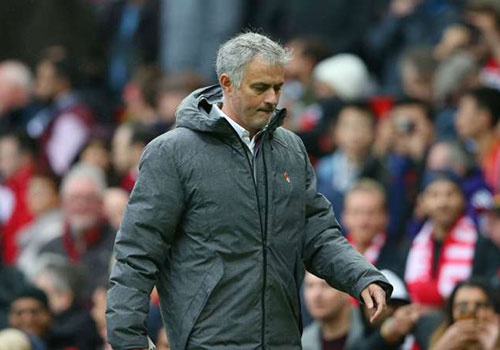 Mourinho: 'CDV MU co quyen la o cau thu, huan luyen vien' hinh anh