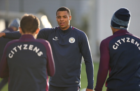 Guardiola thua nhan Man City kho thang Napoli anh 8