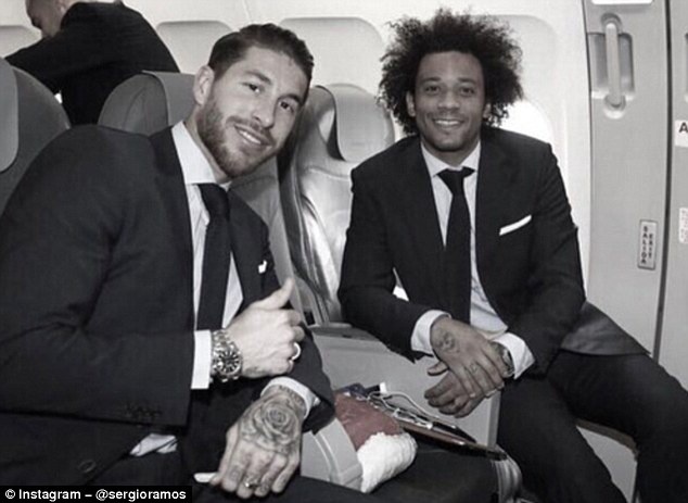 Ronaldo vui vẻ lên đường đá Champions League ảnh 3 Ronaldo vui ve len duong da Champions League anh 3