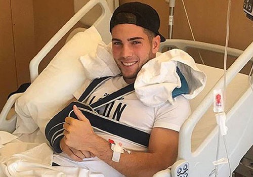 HLV Zidane nhan tin khong vui ve con trai hinh anh