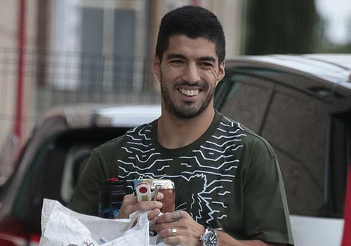 Dan sao Barca hao huc mung sinh nhat con trai Messi hinh anh
