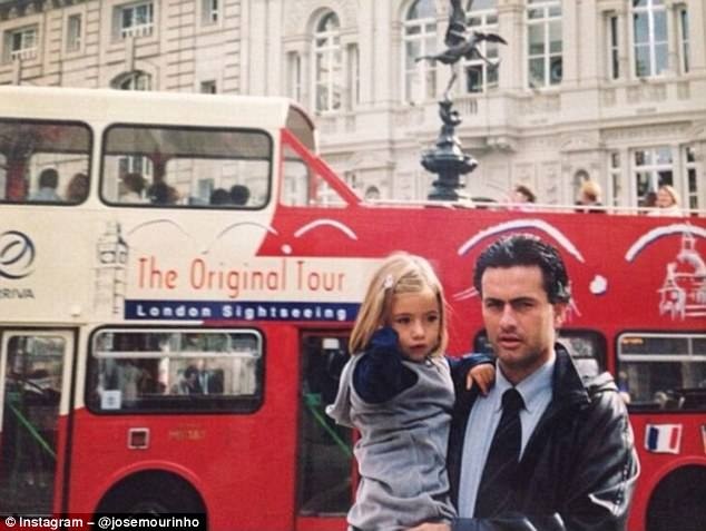 Mourinho hanh phuc mung sinh nhat con gai anh 4