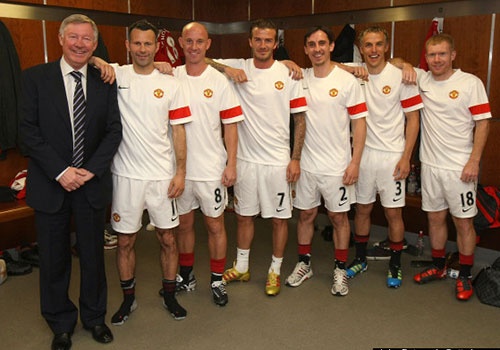 ‘The he vang 92’ cua MU hoi ngo tai Old Trafford hinh anh