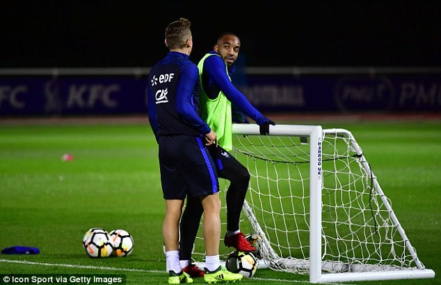 Giroud đen đủi khi trở lại tuyển Pháp ảnh 8 Giroud den dui khi tro lai tuyen Phap anh 8