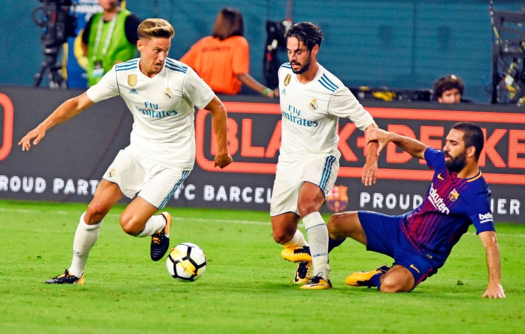 Doi hinh du bi ket hop Real va Barca anh 6