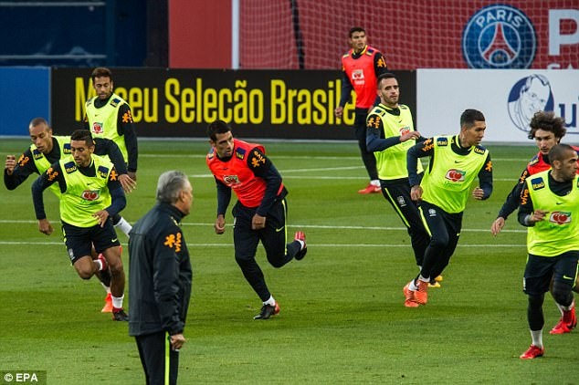 Mario Balotelli khiến Neymar bất ngờ ảnh 6 Mario Balotelli khien Neymar bat ngo anh 6