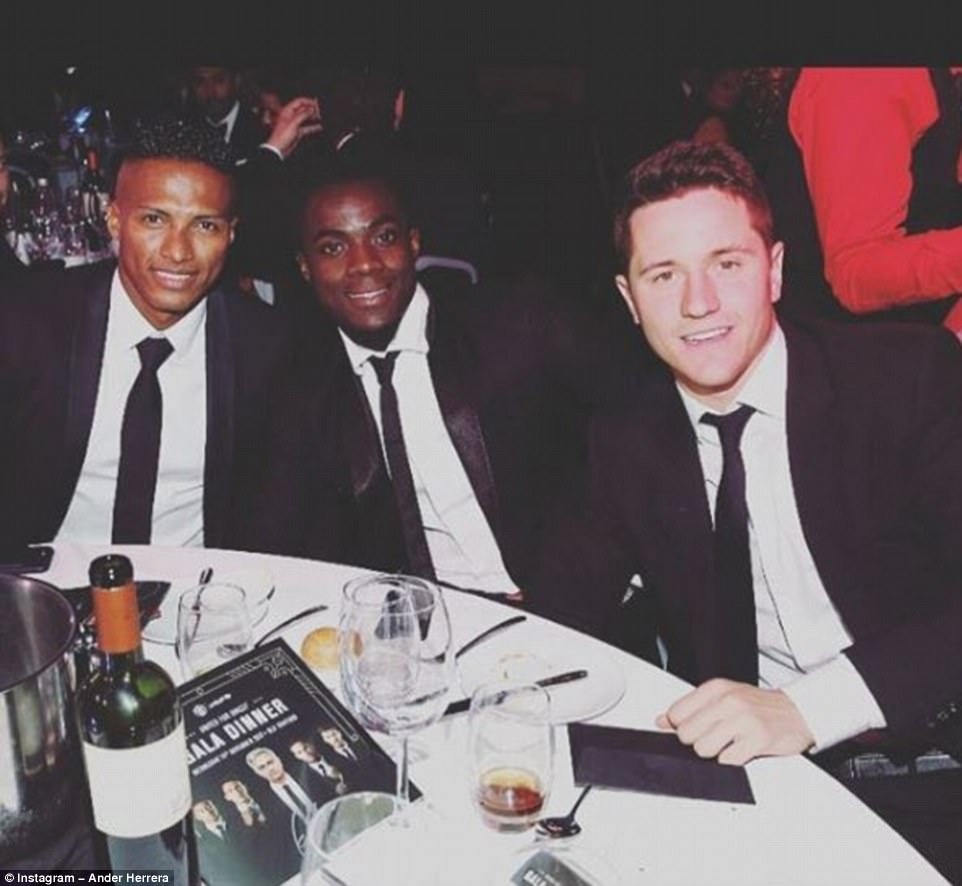 Sao MU du buoi gay quy tu thien anh 6