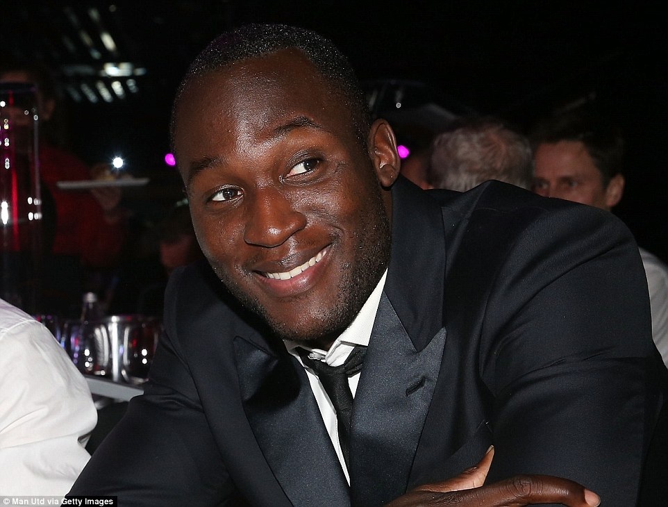 Sao MU du buoi gay quy tu thien anh 9