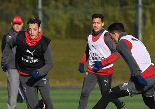 CDV Arsenal don tin vui truoc tran derby London hinh anh