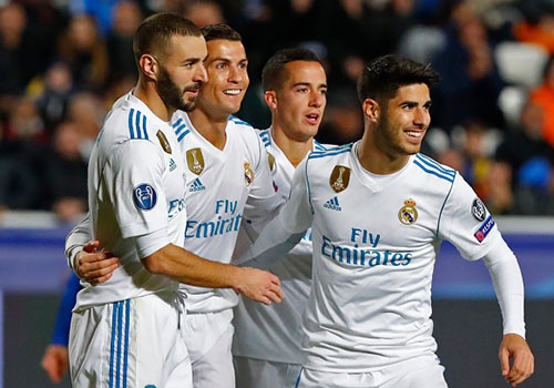 Nhung doi som lot vao vong knock-out Champions League hinh anh