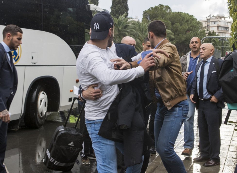 Fan cuong bi ngan can tiep can Ronaldo anh 4