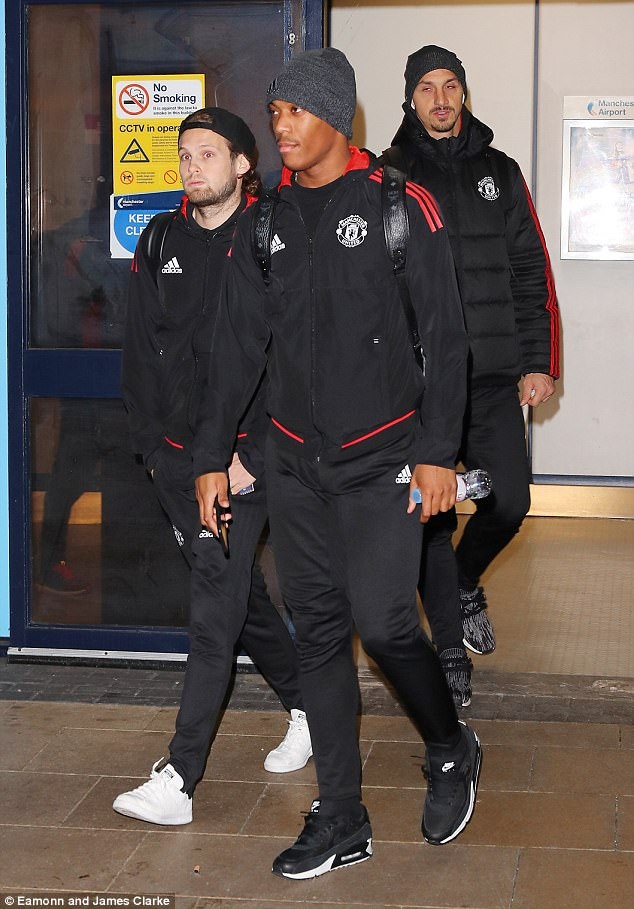 Pogba cuoi dua khi ve sau that bai anh 4