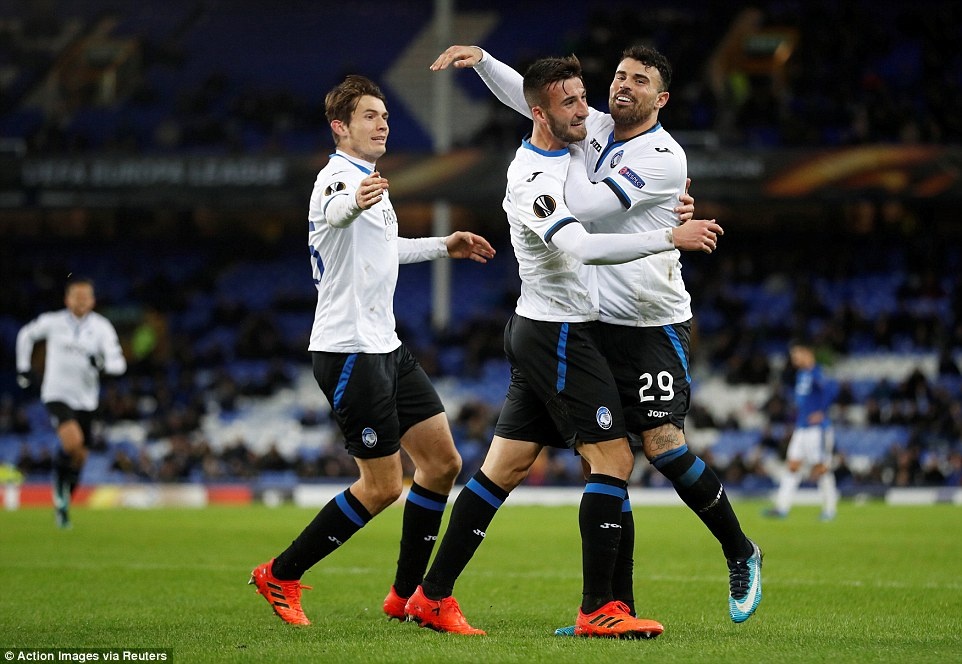 Rooney va dong doi thua 1-5 anh 5