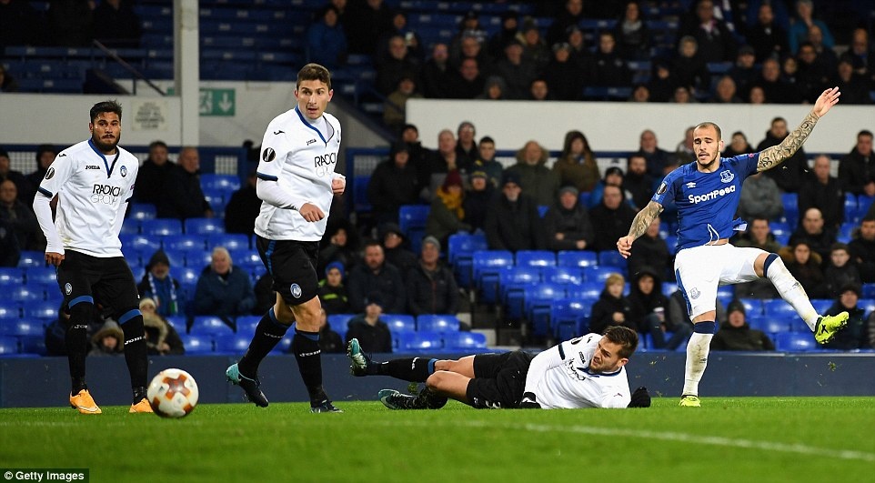 Rooney va dong doi thua 1-5 anh 6