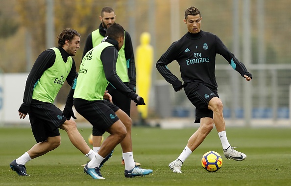 HLV Zidane loai Bale va Ramos anh 7