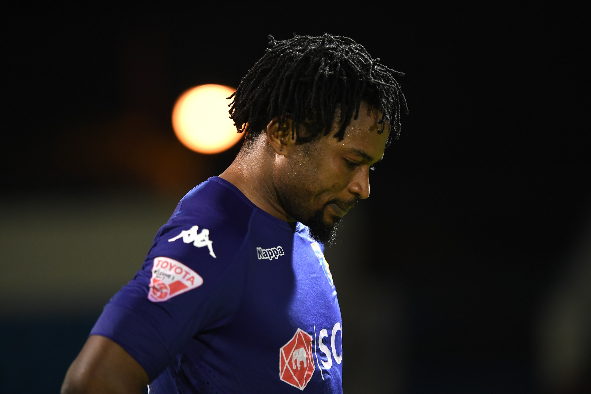 Cau thu Ha Noi khoc khi mat danh hieu anh 8