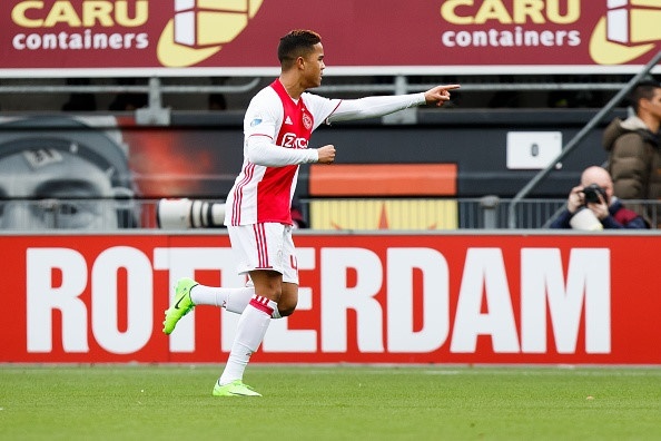 Con trai huyen thoai Kluivert ghi hat-trick anh 8