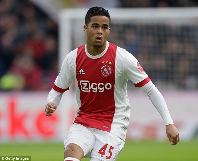 Con trai huyen thoai Kluivert ghi hat-trick anh 1
