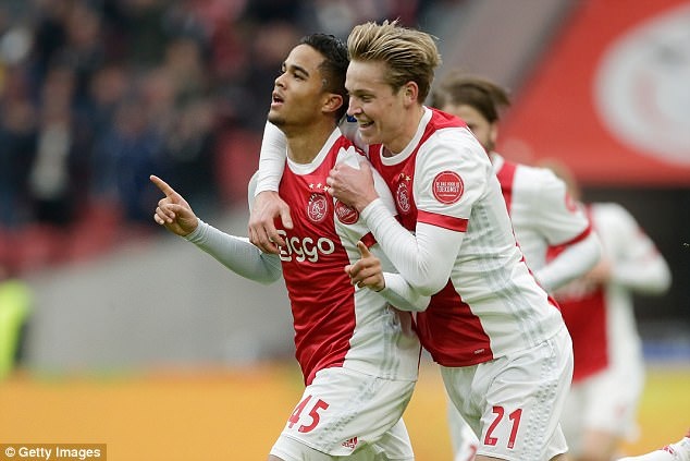 Con trai huyen thoai Kluivert ghi hat-trick anh 5