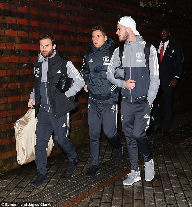 Ibrahimovic trông căng thẳng ảnh 6 Ibrahimovic trong cang thang anh 6