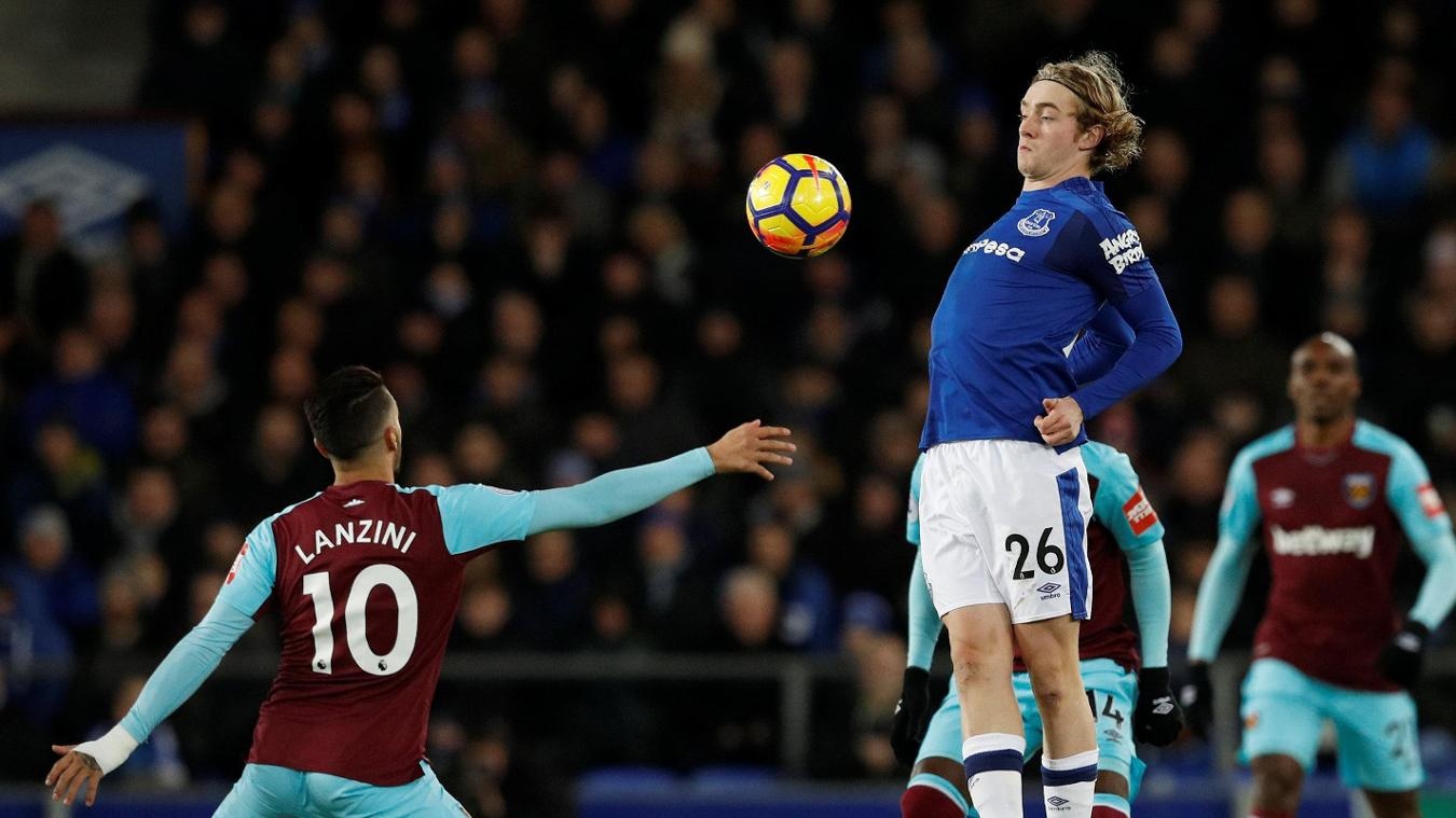 Rooney lap hat-trick dau tien cho Everton anh 2