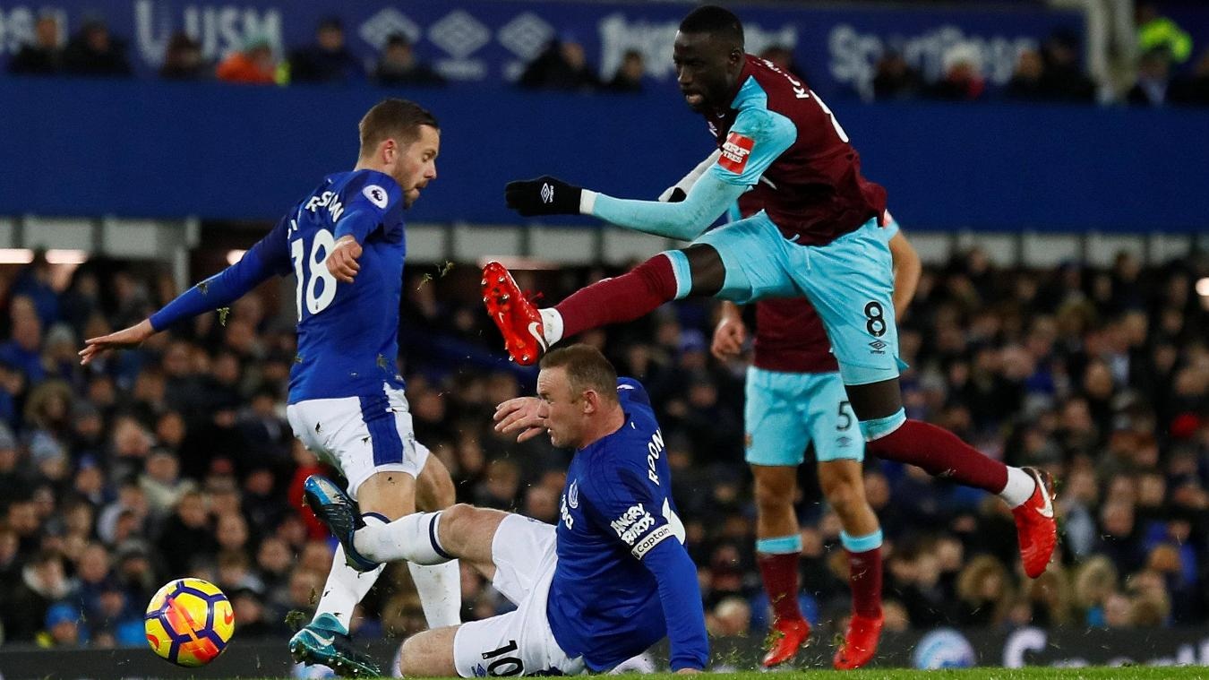 Rooney lap hat-trick dau tien cho Everton anh 12