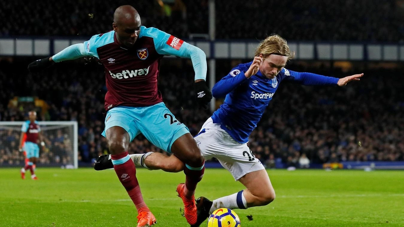 Rooney lap hat-trick dau tien cho Everton anh 10