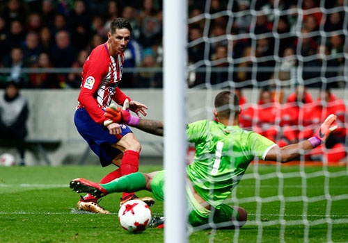 Highlights Torres ghi 2 ban trong chien thang 3-0 cua Atletico hinh anh