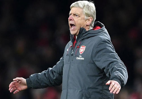 HLV Wenger khong bo giac mo vo dich sau tran thua MU hinh anh