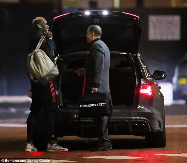 MU đến khách sạn trong đêm ảnh 2 MU den khach san trong dem anh 2